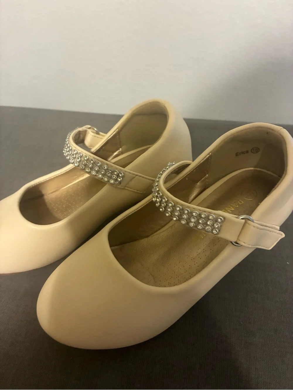 Girls Beige Mary Jane Dress Shoes with Rhinestone Strap size 10
